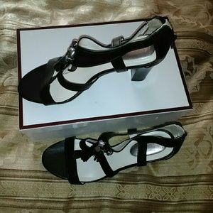 Black leather sandal